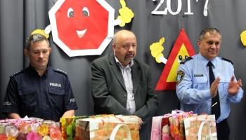 trzech organizatorów