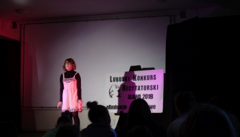  recytująca Wiktoria Pietraszko