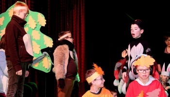 dzieci występujące w przedstawieniu