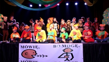 dzieci występujące w przedstawieniu