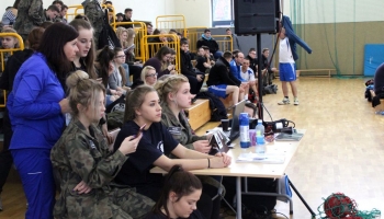 kibice na trybunach