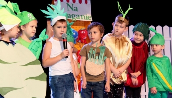 dzieci występujące w przedstawieniu