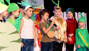 dzieci występujące w przedstawieniu