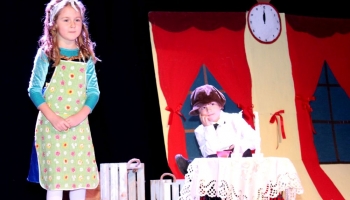 dzieci występujące w przedstawieniu