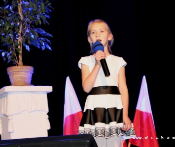 śpiewająca dziewczynka